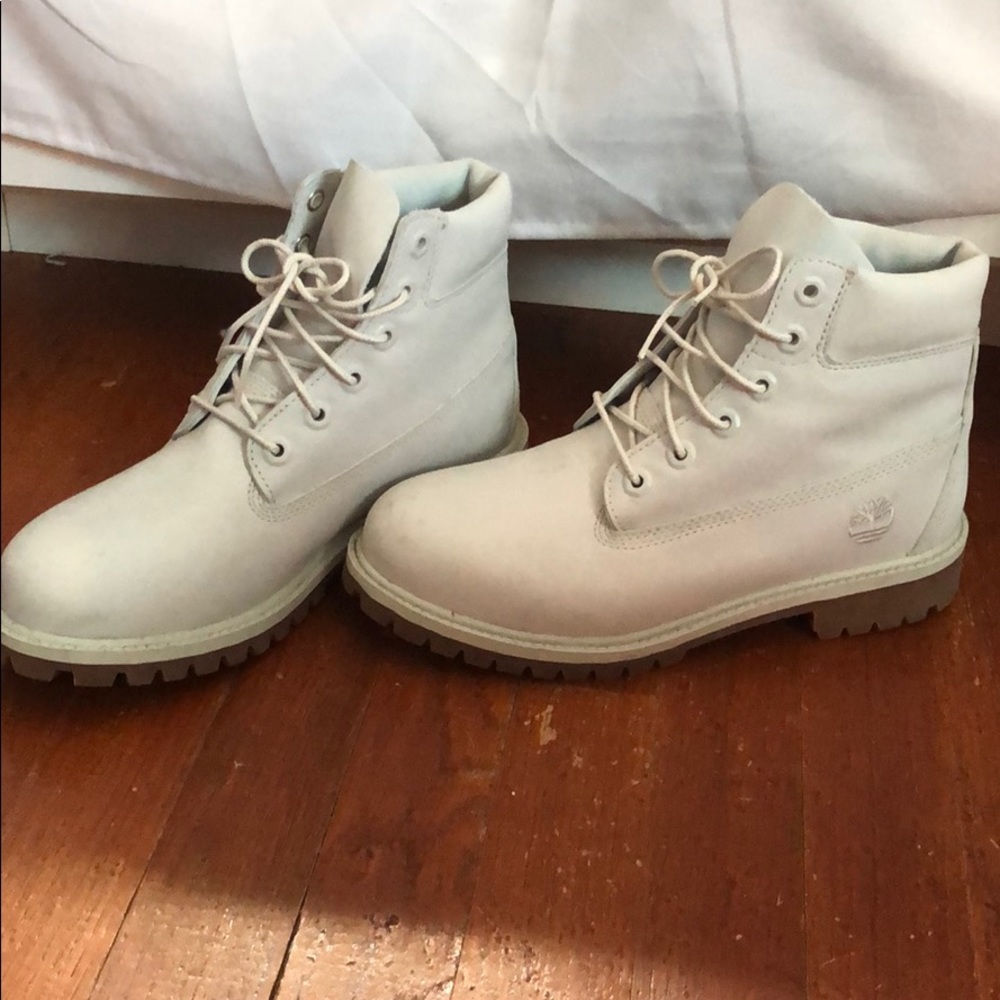 GRAY TIMBERLANDS